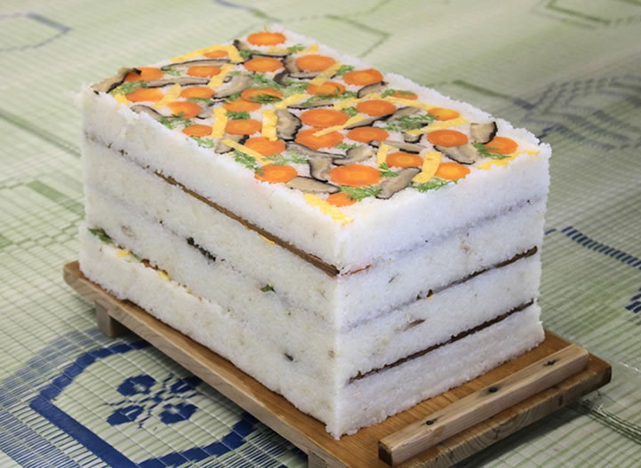 こけらずし